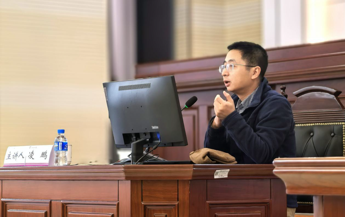 图片包含 室内, 窗户, 橱柜, 桌子AI 生成的内容可能不正确。